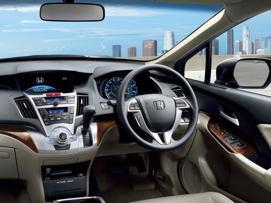  Honda Odyssey 2011 года  (JP) (фото 4 из 5)